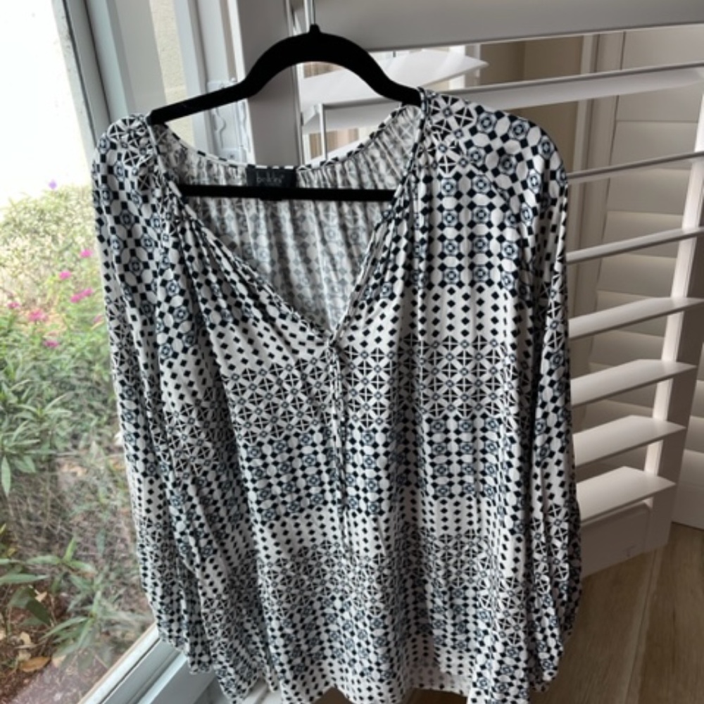 Belldini blouse in black, cream, with a little light blue 3X